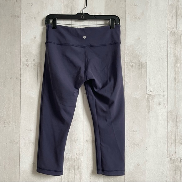 Lululemon reversible black eggplant crop Midrise leggings size 8 - Picture 2 of 4